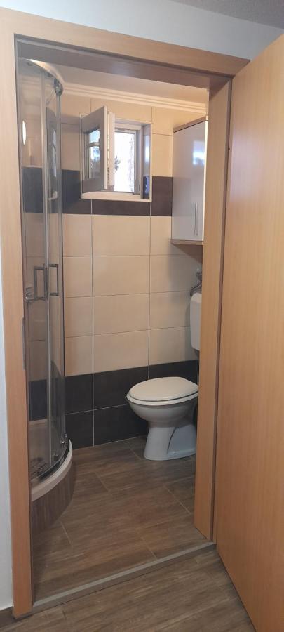 Studio Apartman Dezire Buje Kültér fotó