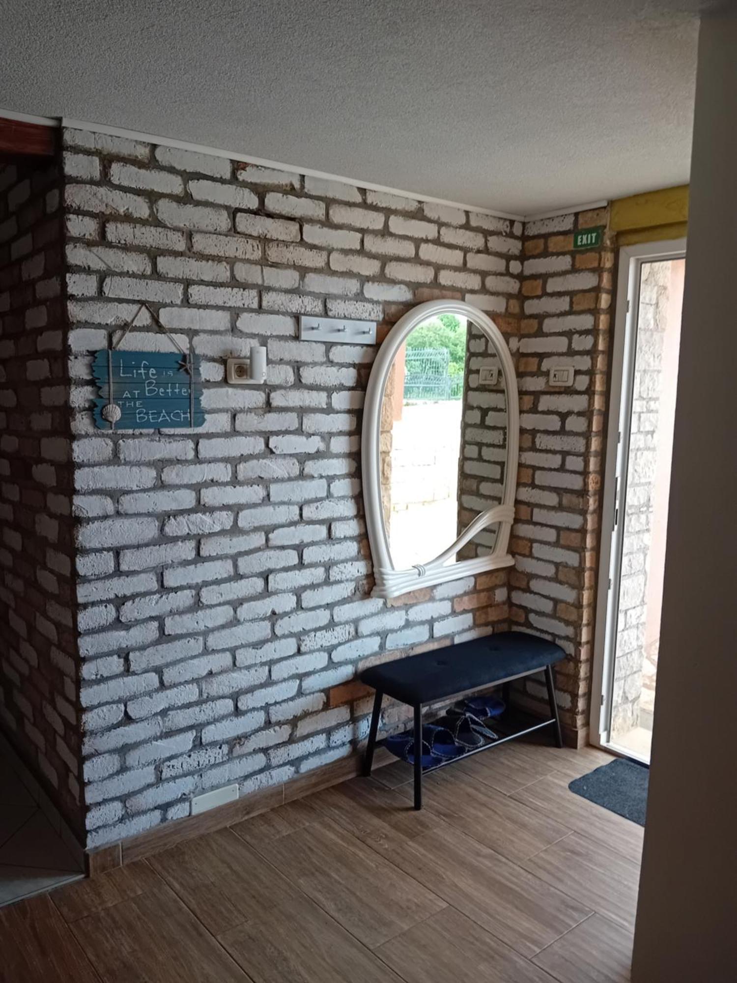 Studio Apartman Dezire Buje Kültér fotó